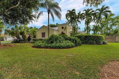 House in Miami, Florida 3 bedrooms, 213.68 sq.m. № 1424031 - photo 5