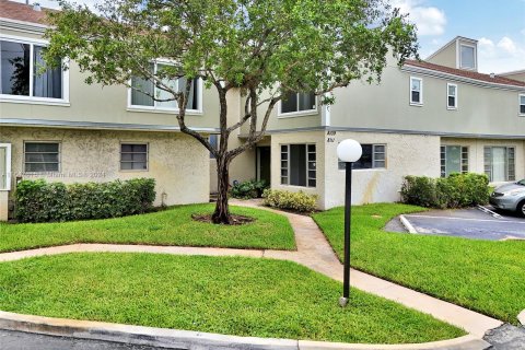 Condo in Tamarac, Florida, 3 bedrooms  № 1330281 - photo 27