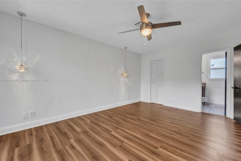 Condo in Tamarac, Florida, 3 bedrooms  № 1330281 - photo 19