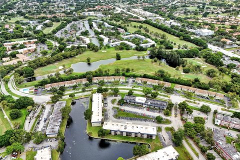 Condo in Tamarac, Florida, 3 bedrooms  № 1330281 - photo 25