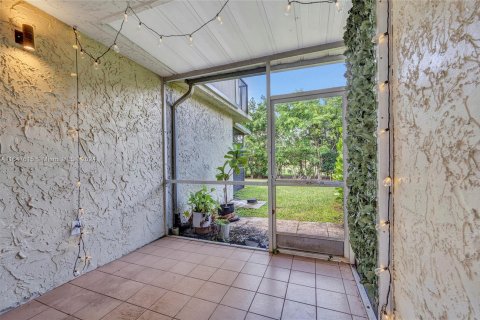 Condo in Tamarac, Florida, 3 bedrooms  № 1330281 - photo 23