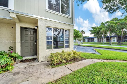 Condo in Tamarac, Florida, 3 bedrooms  № 1330281 - photo 1