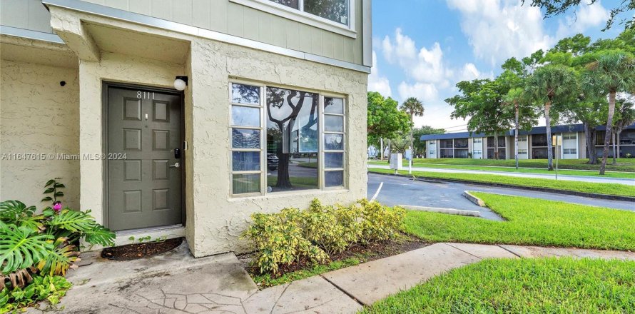 Condo in Tamarac, Florida, 3 bedrooms  № 1330281