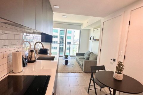 Condominio en venta en Miami, Florida, 1 habitación, 39.02 m2 № 720199 - foto 2