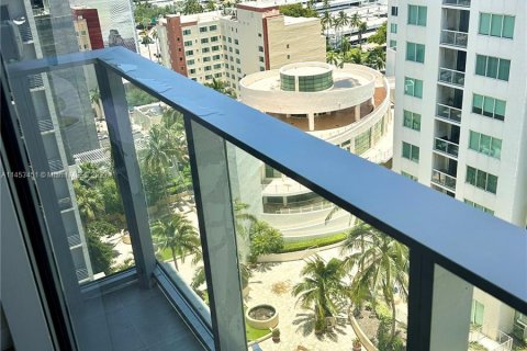 Condominio en venta en Miami, Florida, 1 habitación, 39.02 m2 № 720199 - foto 11