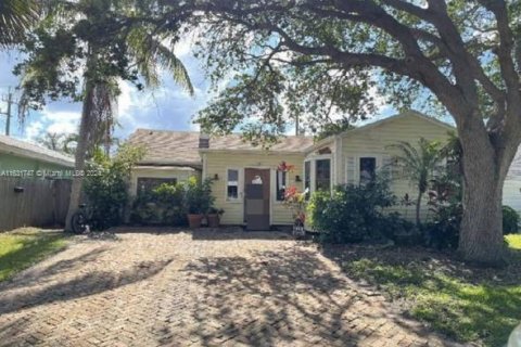 Villa ou maison à vendre à Lake Worth, Floride: 4 chambres, 151.06 m2 № 1292278 - photo 1