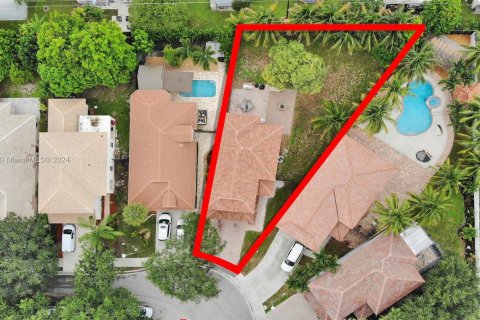 House in Coconut Creek, Florida 4 bedrooms, 199.83 sq.m. № 1325878 - photo 2