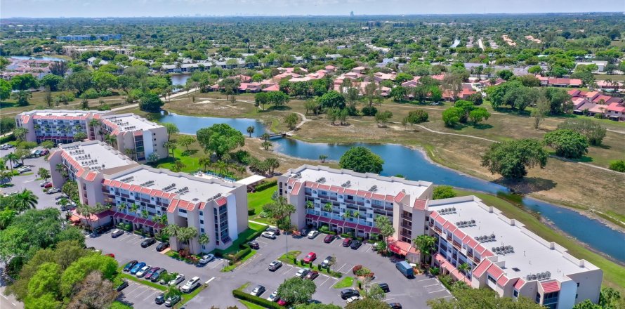 Condominio en Lauderhill, Florida, 2 dormitorios  № 1170999