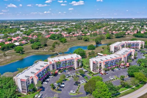 Condominio en venta en Lauderhill, Florida, 2 dormitorios, 142.14 m2 № 1170999 - foto 9