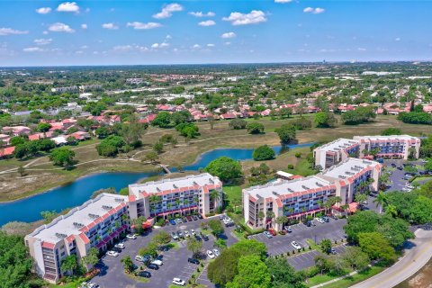 Condominio en venta en Lauderhill, Florida, 2 dormitorios, 142.14 m2 № 1170999 - foto 2