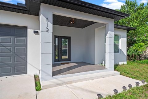 Casa en venta en Tampa, Florida, 3 dormitorios, 147.34 m2 № 1390510 - foto 1