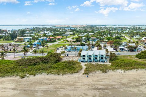 House in Hutchinson Island South, Florida 3 bedrooms, 411.84 sq.m. № 1079857 - photo 19