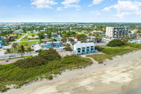 House in Hutchinson Island South, Florida 3 bedrooms, 411.84 sq.m. № 1079857 - photo 27