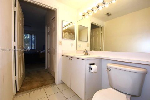 Condo in Miramar, Florida, 2 bedrooms  № 1348229 - photo 3