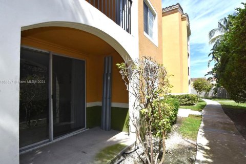 Condominio en venta en Miramar, Florida, 2 dormitorios, 90.77 m2 № 1348229 - foto 10