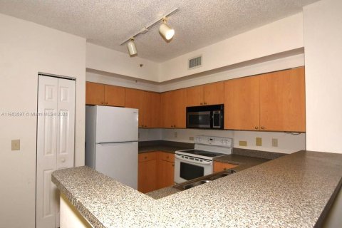 Condominio en venta en Miramar, Florida, 2 dormitorios, 90.77 m2 № 1348229 - foto 7