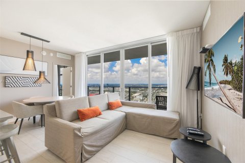 Condo in Hollywood, Florida, 3 bedrooms  № 1272367 - photo 2