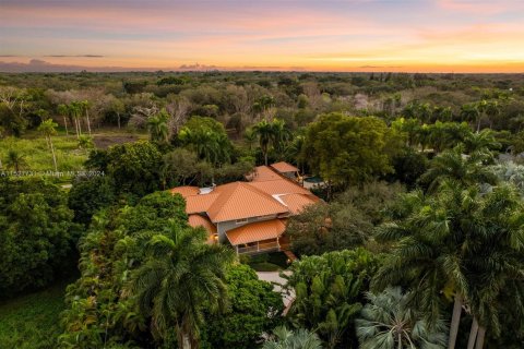 Villa ou maison à vendre à Coral Gables, Floride: 6 chambres, 814.29 m2 № 991481 - photo 3