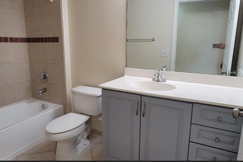 Condo in West Palm Beach, Florida, 2 bedrooms  № 936461 - photo 27