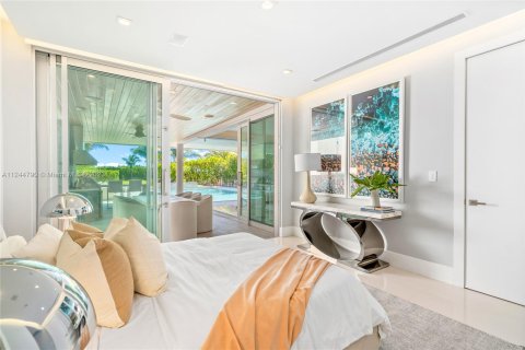 House in Miami Beach, Florida 7 bedrooms, 580.55 sq.m. № 728202 - photo 27