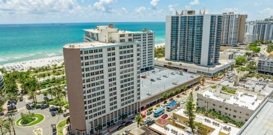 Estudio en el Condominio en Miami Beach, Florida  № 1161014