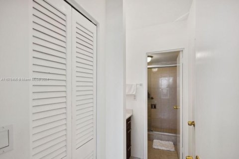 Condominio en venta en Miami Beach, Florida, 48.12 m2 № 1161014 - foto 13