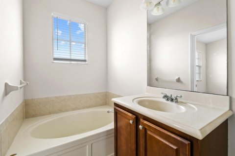 Townhouse in Jupiter, Florida 2 bedrooms, 143.26 sq.m. № 874708 - photo 21