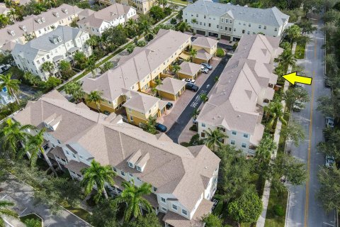 Townhouse in Jupiter, Florida 2 bedrooms, 143.26 sq.m. № 874708 - photo 12