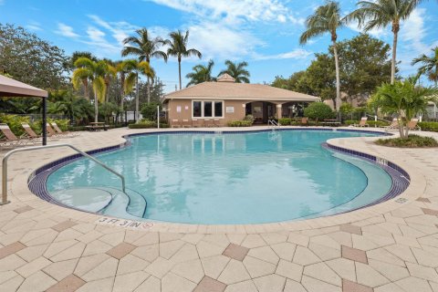 House in Royal Palm Beach, Florida 5 bedrooms, 240.15 sq.m. № 862931 - photo 1