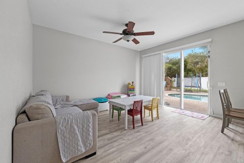 Casa en venta en Royal Palm Beach, Florida, 5 dormitorios, 240.15 m2 № 862931 - foto 18