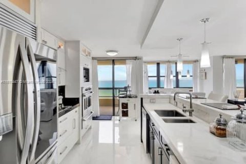 Condominio en venta en Miami Beach, Florida, 2 dormitorios, 93.37 m2 № 1234685 - foto 4