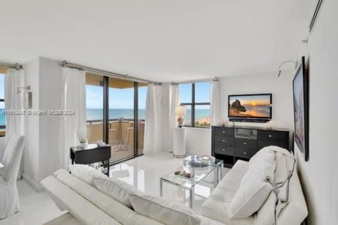 Condominio en venta en Miami Beach, Florida, 2 dormitorios, 93.37 m2 № 1234685 - foto 11