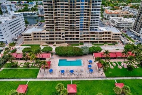 Condominio en venta en Miami Beach, Florida, 2 dormitorios, 93.37 m2 № 1234685 - foto 23