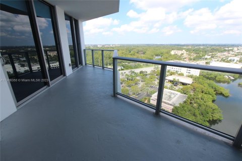 Condominio en venta en North Miami Beach, Florida, 2 dormitorios, 163.14 m2 № 640807 - foto 15