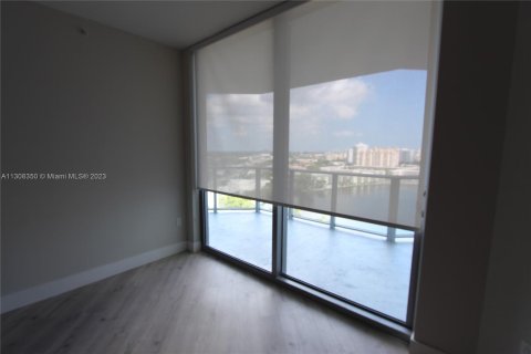 Condominio en venta en North Miami Beach, Florida, 2 dormitorios, 163.14 m2 № 640807 - foto 21