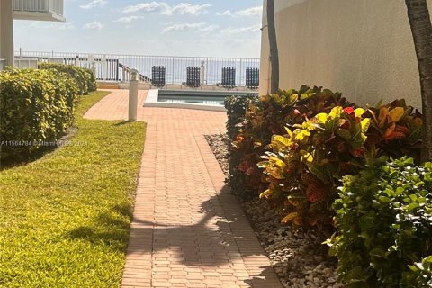 Copropriété à vendre à South Palm Beach, Floride: 2 chambres, 91.32 m2 № 1102617 - photo 23