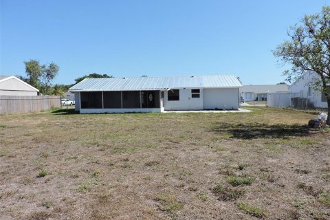 House in North Port, Florida 2 bedrooms, 127.18 sq.m. № 1203152 - photo 28