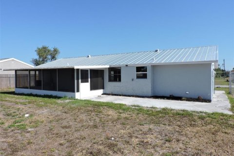 House in North Port, Florida 2 bedrooms, 127.18 sq.m. № 1203152 - photo 27