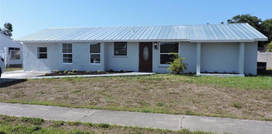 House in North Port, Florida 2 bedrooms, 127.18 sq.m. № 1203152