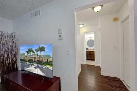 Condominio en venta en Boynton Beach, Florida, 1 dormitorio, 88.26 m2 № 1080512 - foto 24