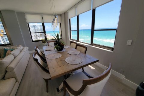 Copropriété à louer à Hollywood, Floride: 2 chambres, 124.49 m2 № 1347588 - photo 9