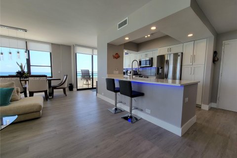 Condo in Hollywood, Florida, 2 bedrooms  № 1347588 - photo 6