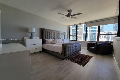 Condominio en alquiler en Hollywood, Florida, 2 dormitorios, 124.49 m2 № 1347588 - foto 13