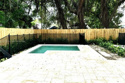 Townhouse in Miami, Florida 3 bedrooms, 230.77 sq.m. № 1347586 - photo 25