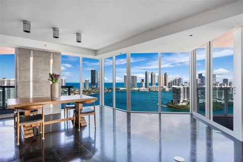 Condo in Aventura, Florida, 4 bedrooms  № 1347589 - photo 14