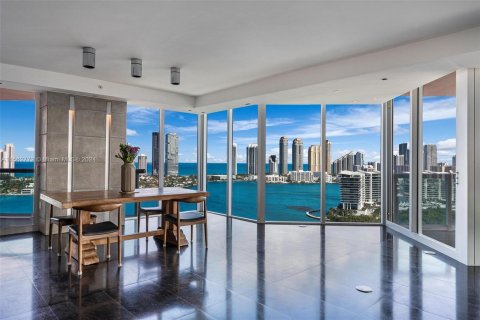 Condo in Aventura, Florida, 4 bedrooms  № 1347589 - photo 15