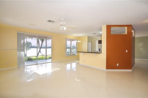 House in Miramar, Florida 4 bedrooms, 245.17 sq.m. № 980744 - photo 8