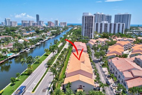 Adosado en venta en Aventura, Florida, 4 dormitorios, 250.84 m2 № 1321044 - foto 6