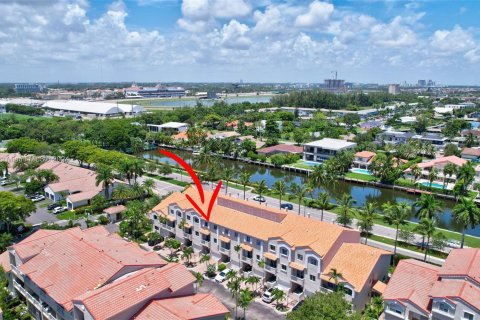 Adosado en venta en Aventura, Florida, 4 dormitorios, 250.84 m2 № 1321044 - foto 10