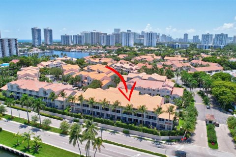 Adosado en venta en Aventura, Florida, 4 dormitorios, 250.84 m2 № 1321044 - foto 7